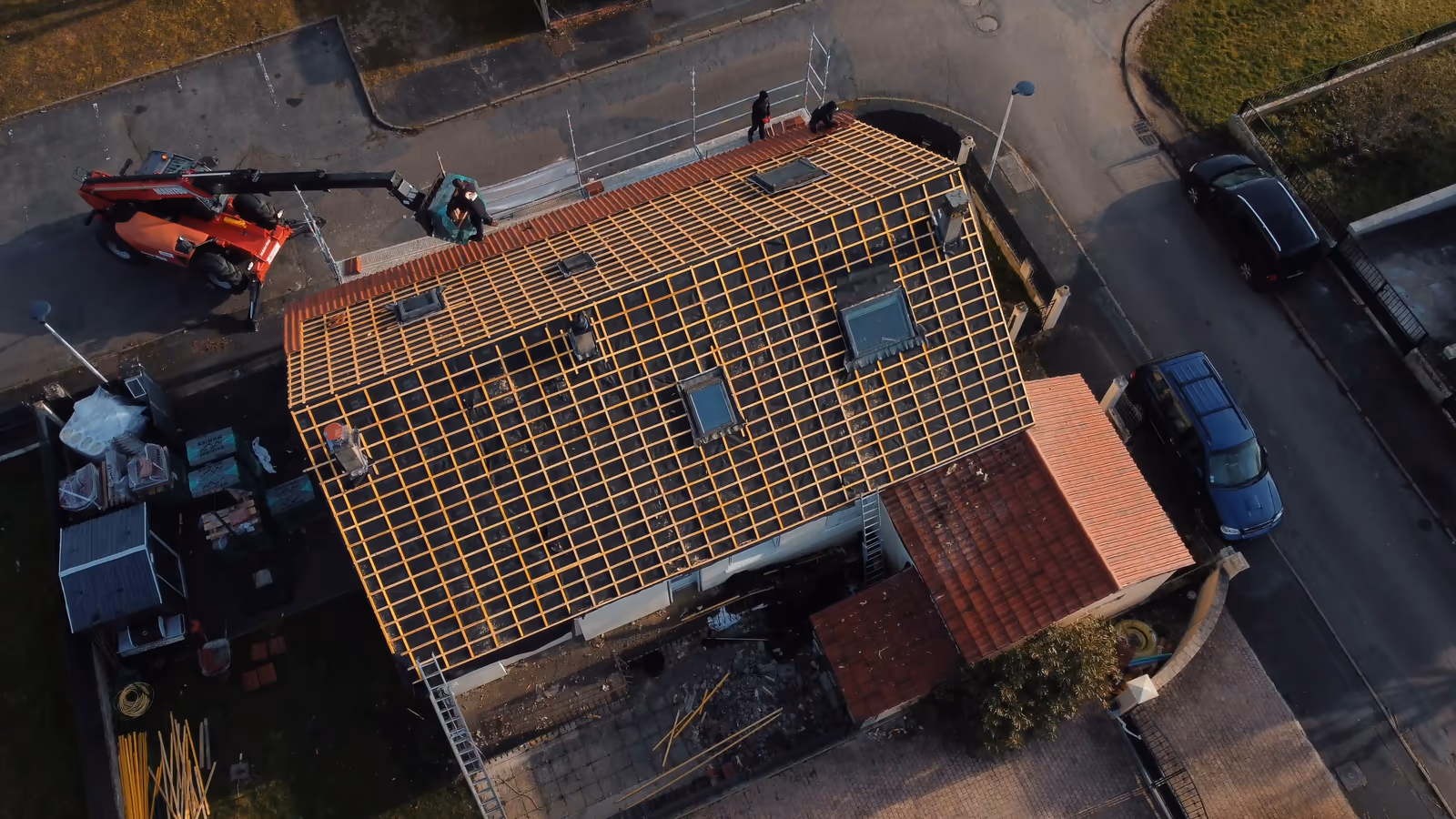 Vue aérienne d'un chantier de couverture — Maison Tahri & Fils